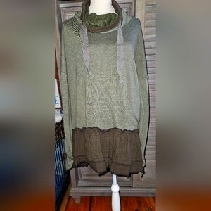 Comfy Khaki Green Dress by Here/Now Sz Small Excellent Condition